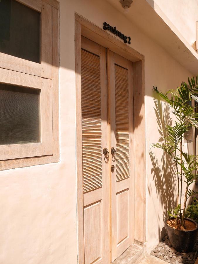 Betah Homestay Banyuwangi バニュワンギ エクステリア 写真