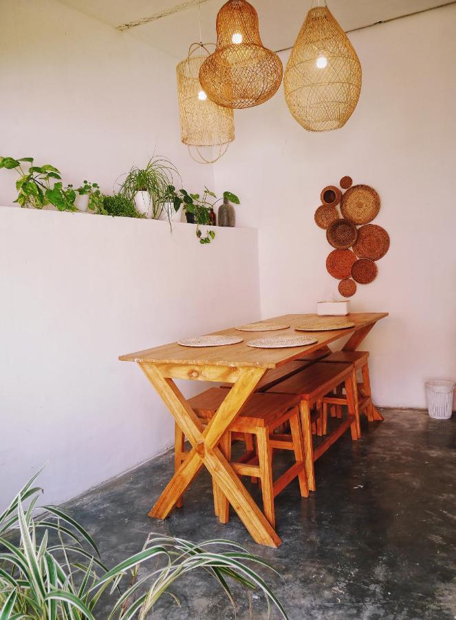 Betah Homestay Banyuwangi バニュワンギ エクステリア 写真