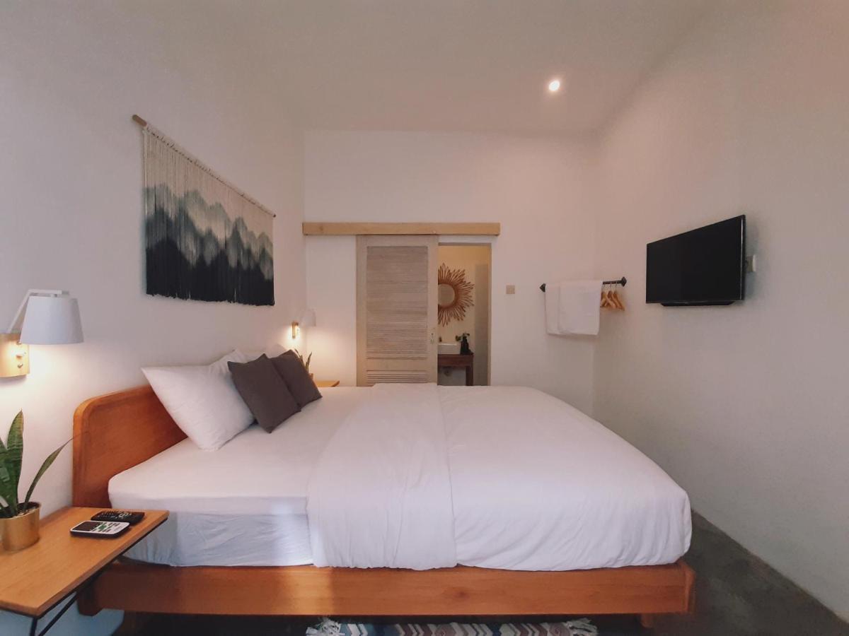Betah Homestay Banyuwangi バニュワンギ エクステリア 写真