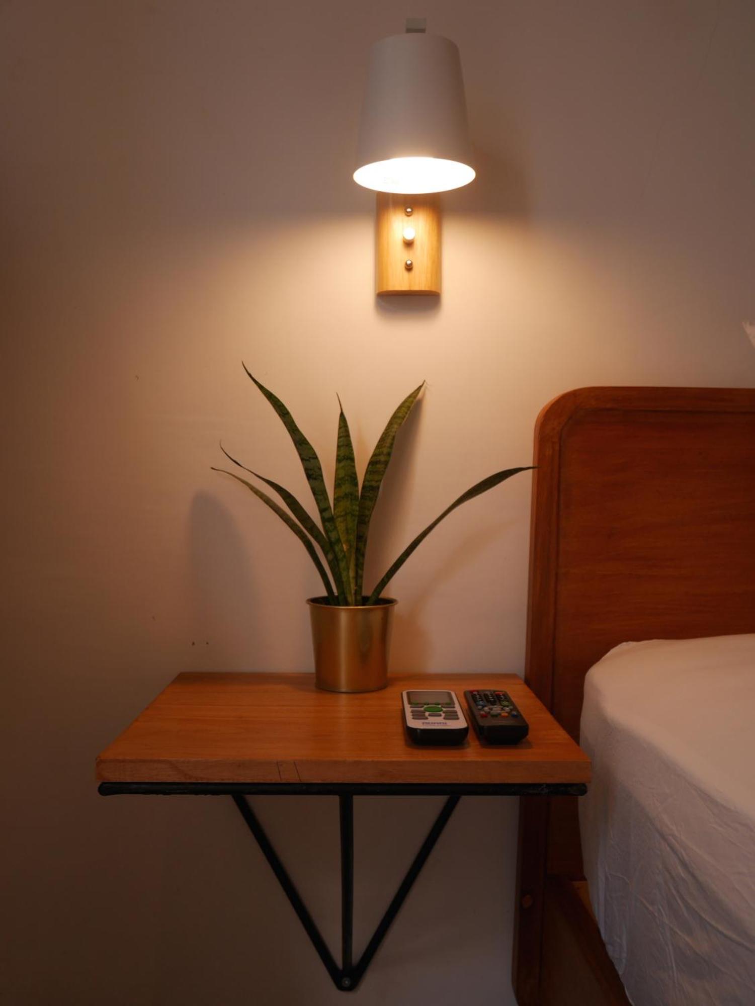 Betah Homestay Banyuwangi バニュワンギ エクステリア 写真