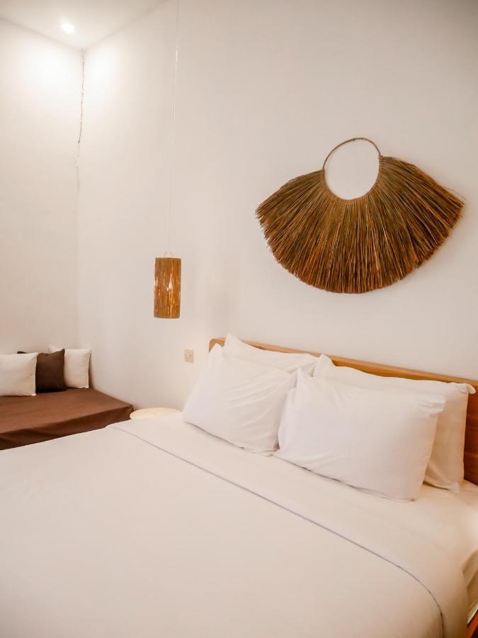 Betah Homestay Banyuwangi バニュワンギ エクステリア 写真