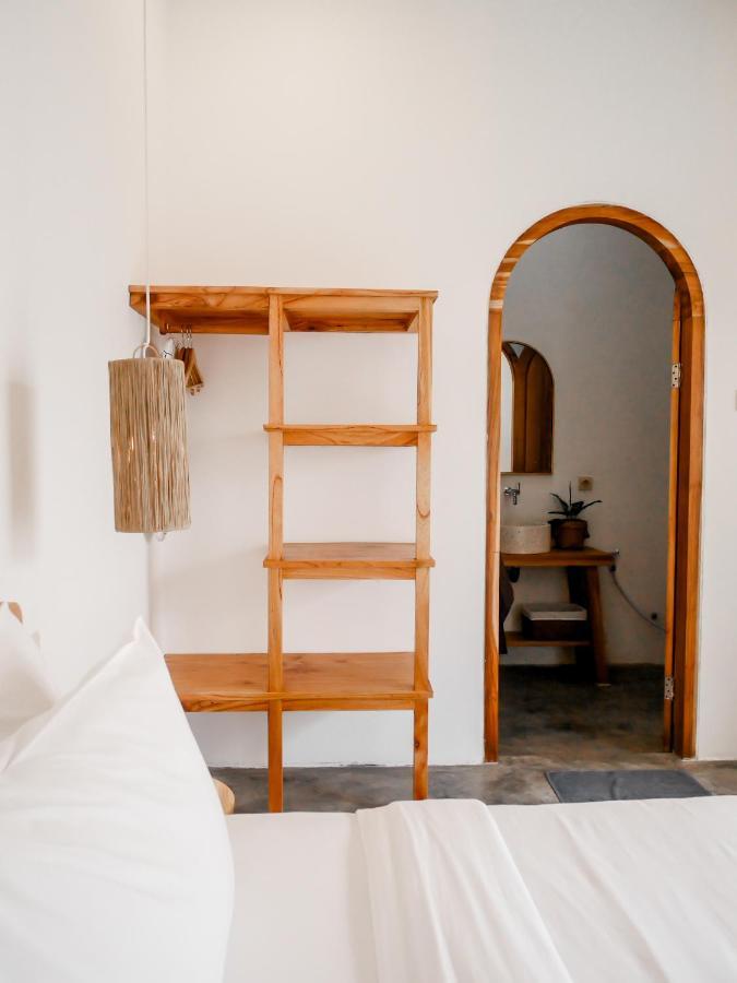 Betah Homestay Banyuwangi バニュワンギ エクステリア 写真