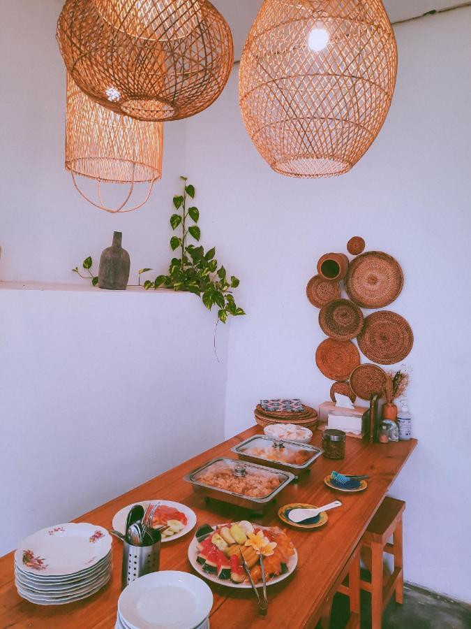 Betah Homestay Banyuwangi バニュワンギ エクステリア 写真