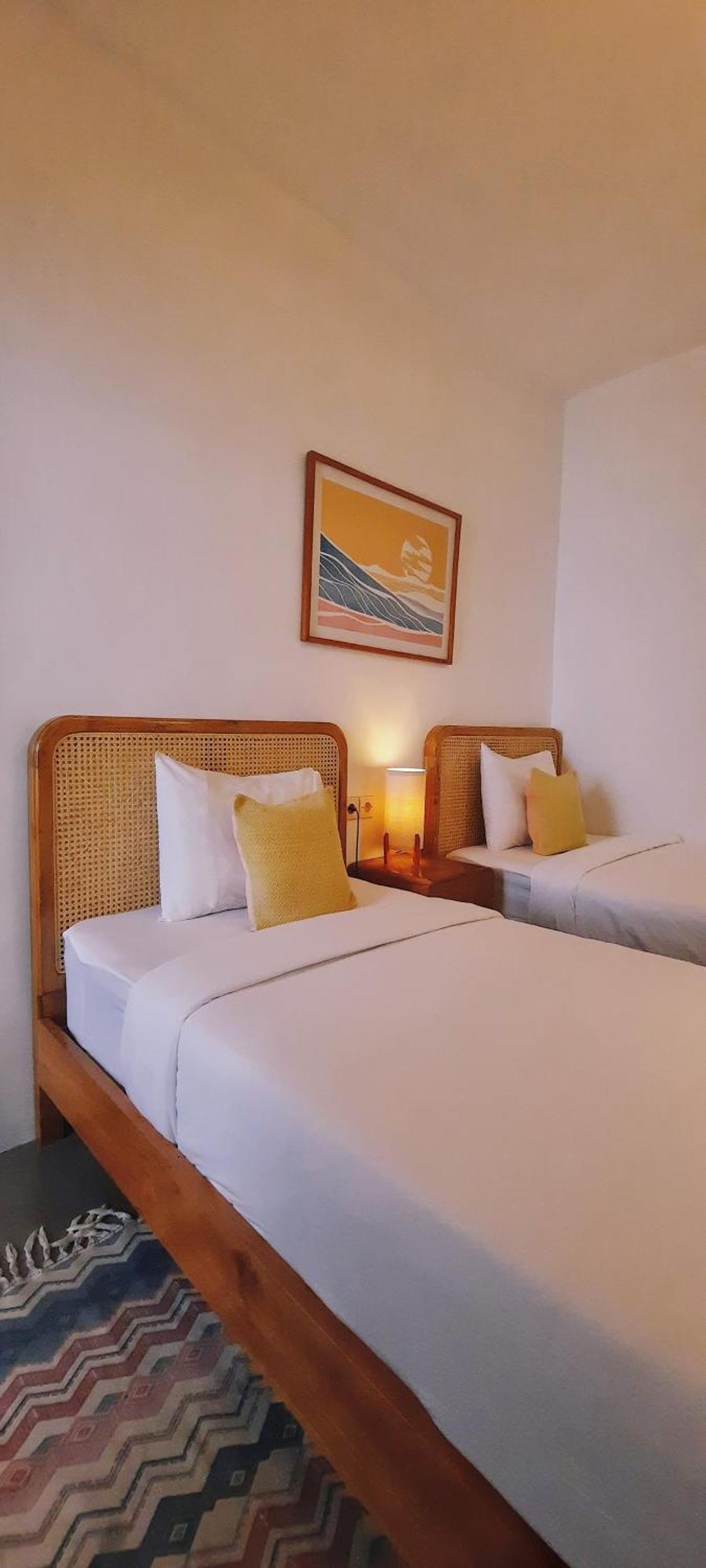 Betah Homestay Banyuwangi バニュワンギ エクステリア 写真