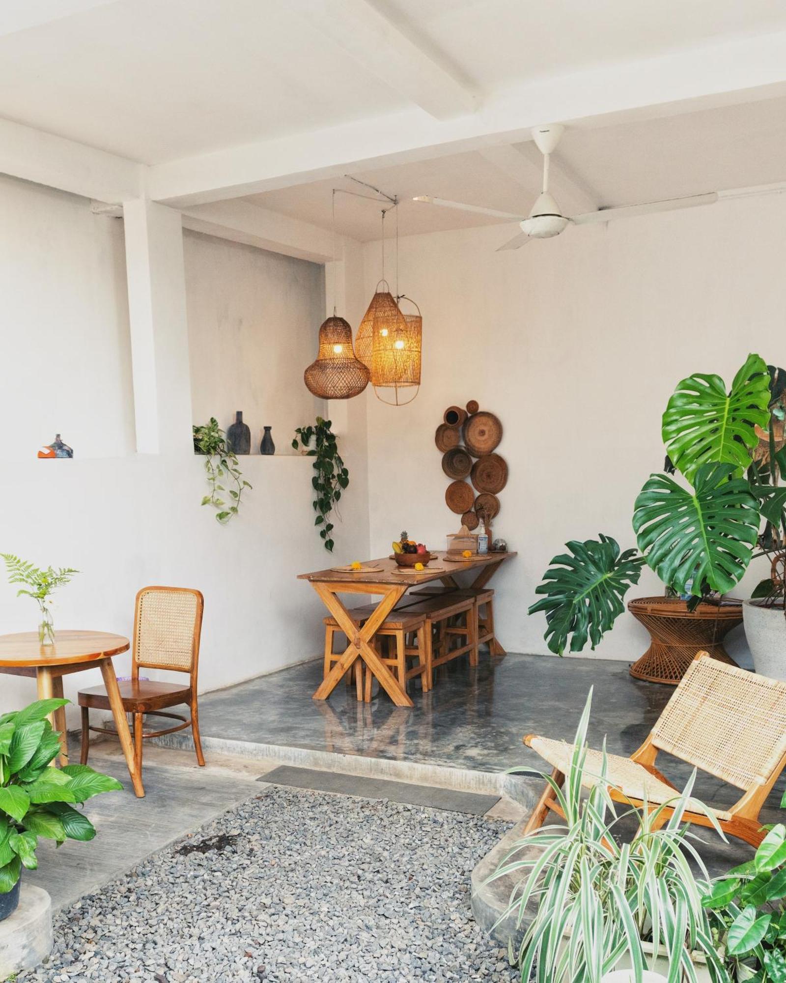 Betah Homestay Banyuwangi バニュワンギ エクステリア 写真